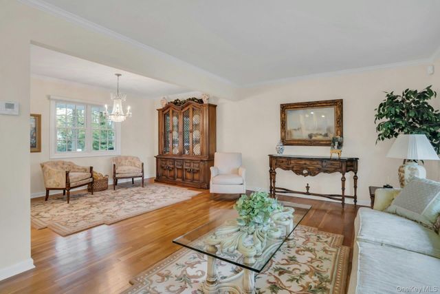 22 Abbey Drive, Commack, NY 11725