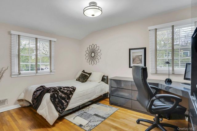 22 Abbey Drive, Commack, NY 11725