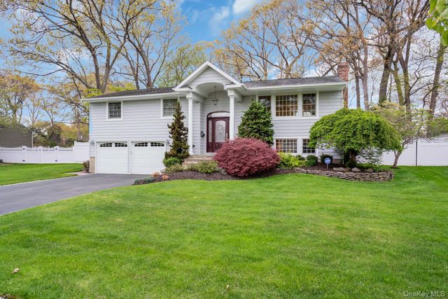 22 Abbey Drive, Commack, NY 11725