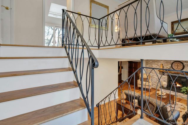 22 Abbey Drive, Commack, NY 11725