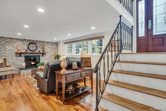 22 Abbey Drive, Commack, NY 11725