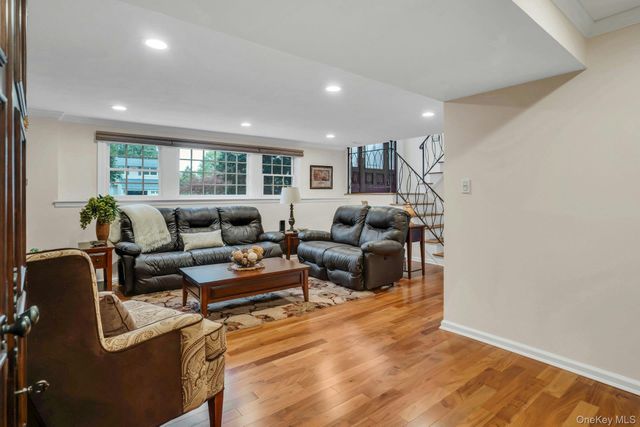 22 Abbey Drive, Commack, NY 11725