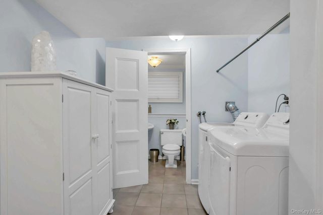 22 Abbey Drive, Commack, NY 11725