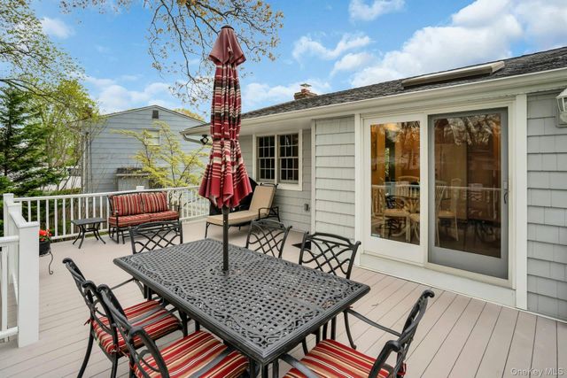 22 Abbey Drive, Commack, NY 11725