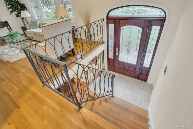 22 Abbey Drive, Commack, NY 11725