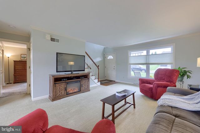 3949 BIRCHWOOD LN, Columbia, PA 17512