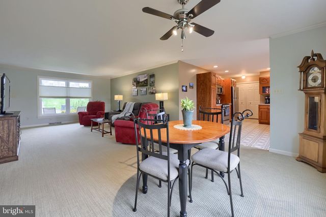 3949 BIRCHWOOD LN, Columbia, PA 17512