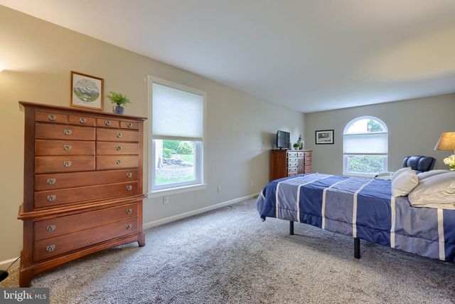 3949 BIRCHWOOD LN, Columbia, PA 17512