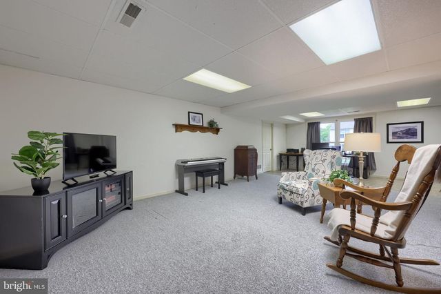 3949 BIRCHWOOD LN, Columbia, PA 17512