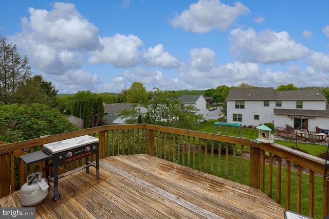 3949 BIRCHWOOD LN, Columbia, PA 17512