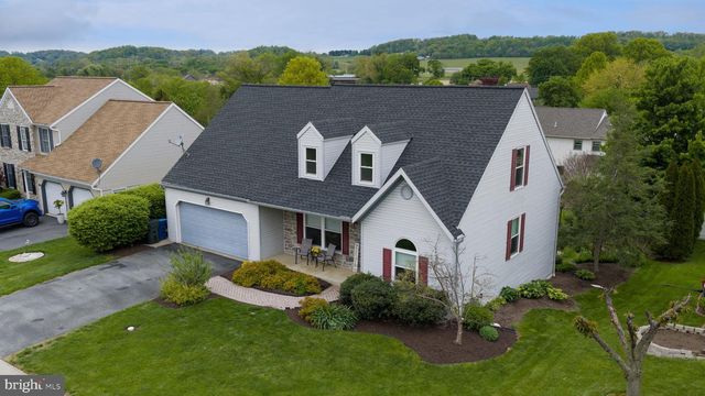 3949 BIRCHWOOD LN, Columbia, PA 17512