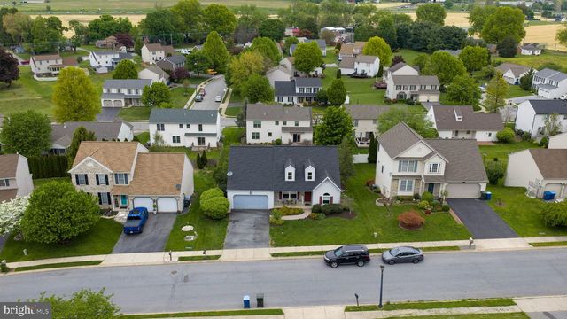 3949 BIRCHWOOD LN, Columbia, PA 17512