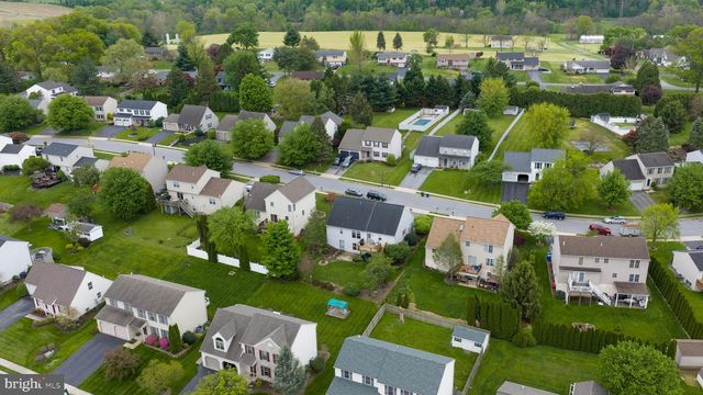 3949 BIRCHWOOD LN, Columbia, PA 17512