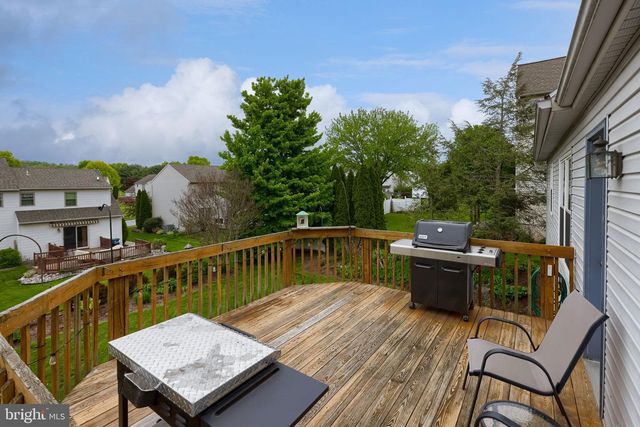 3949 BIRCHWOOD LN, Columbia, PA 17512