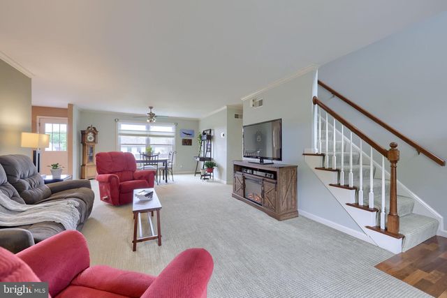 3949 BIRCHWOOD LN, Columbia, PA 17512