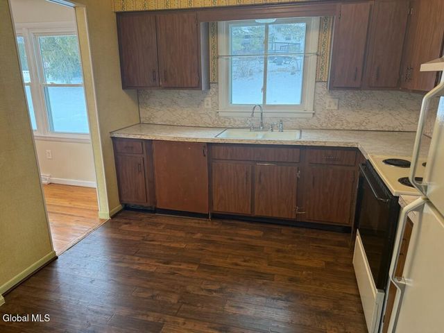 23 Meadowlark Drive, Colonie, NY 12110