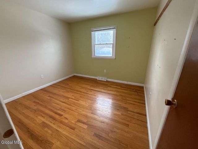 23 Meadowlark Drive, Colonie, NY 12110