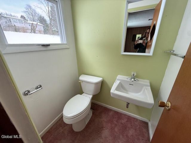 23 Meadowlark Drive, Colonie, NY 12110