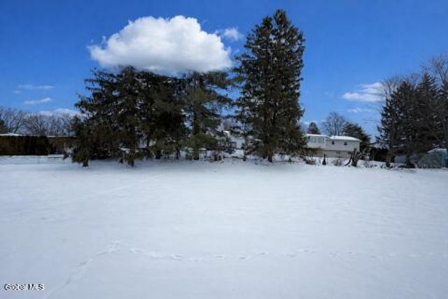 23 Meadowlark Drive, Colonie, NY 12110