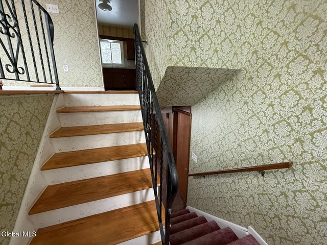 23 Meadowlark Drive, Colonie, NY 12110