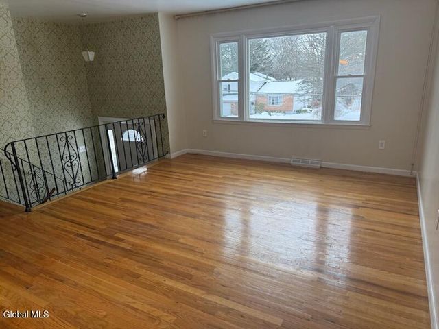 23 Meadowlark Drive, Colonie, NY 12110