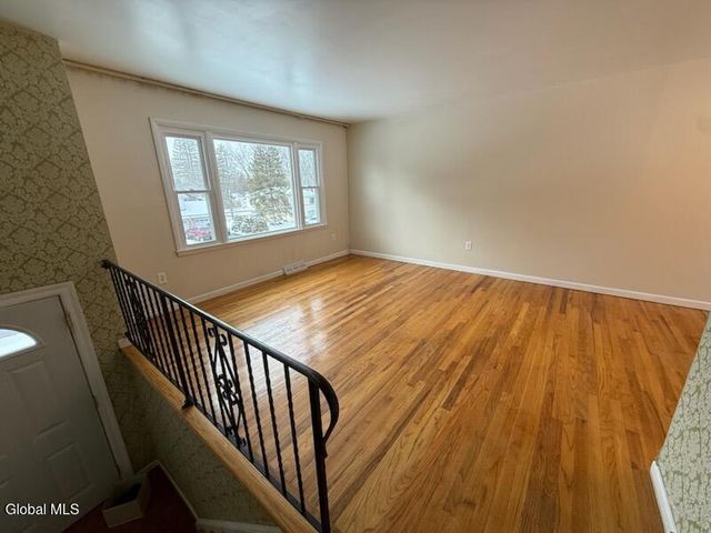 23 Meadowlark Drive, Colonie, NY 12110