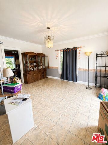 849 3rd Avenue, Los Angeles, CA 90005