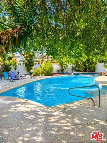 849 3rd Avenue, Los Angeles, CA 90005