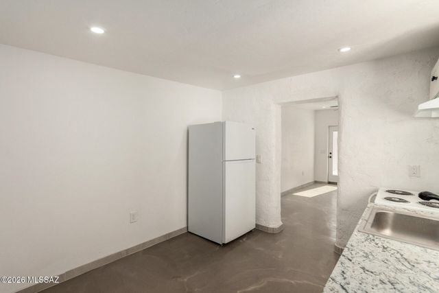 1008 W Saint Marys Road, Tucson, AZ 85745