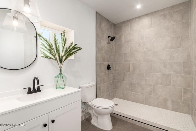 1008 W Saint Marys Road, Tucson, AZ 85745