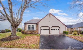 11 Bedfordshire Drive, Monroe, NJ 08831