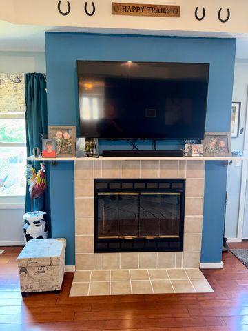 707 S Sunmeadow Drive, Strafford, MO 65757