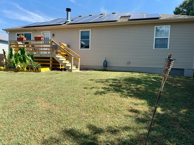 707 S Sunmeadow Drive, Strafford, MO 65757