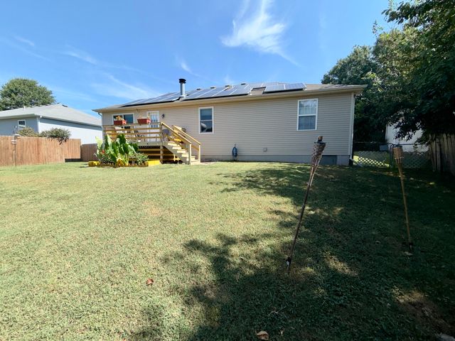 707 S Sunmeadow Drive, Strafford, MO 65757