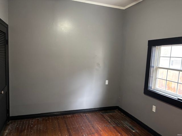 620 Main Street, Grandview, IN 47615