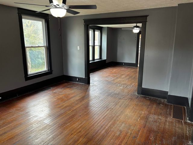 620 Main Street, Grandview, IN 47615