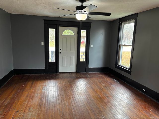 620 Main Street, Grandview, IN 47615