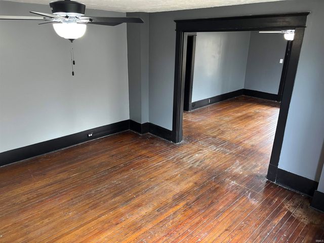 620 Main Street, Grandview, IN 47615