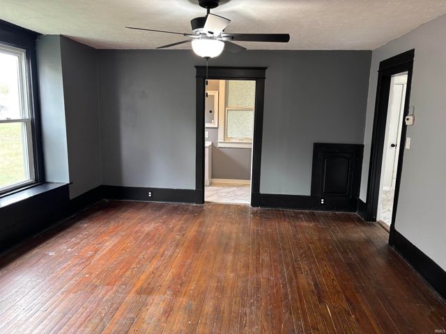 620 Main Street, Grandview, IN 47615