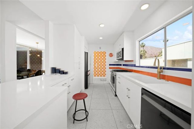 760 E La Verne, Palm Springs, CA 92264