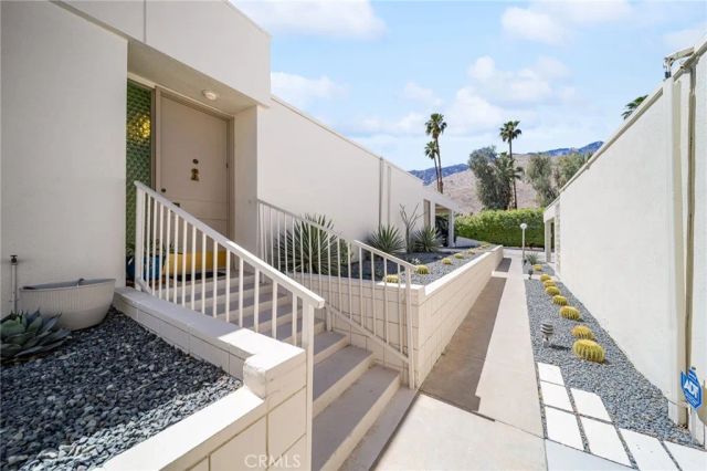760 E La Verne, Palm Springs, CA 92264