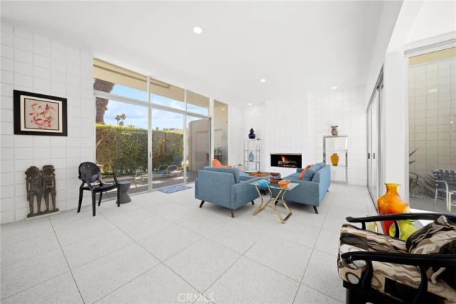 760 E La Verne, Palm Springs, CA 92264