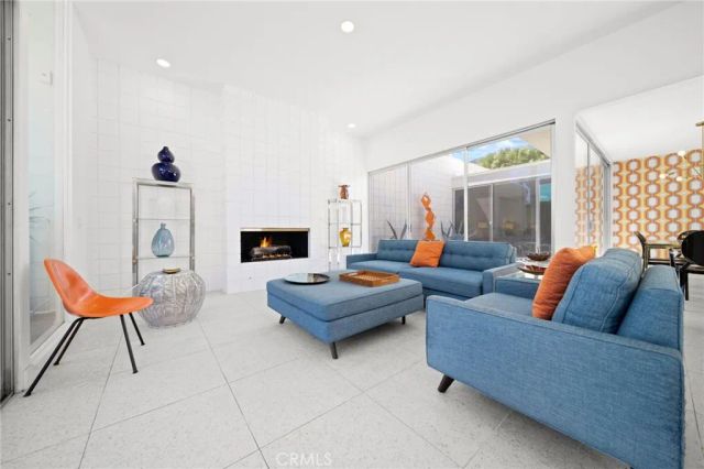 760 E La Verne, Palm Springs, CA 92264