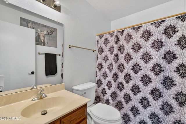 2601 E HOPI Avenue E, Mesa, AZ 85204