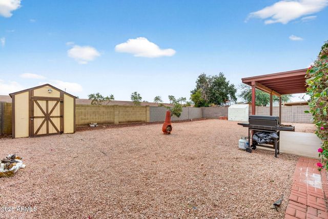 2601 E HOPI Avenue E, Mesa, AZ 85204