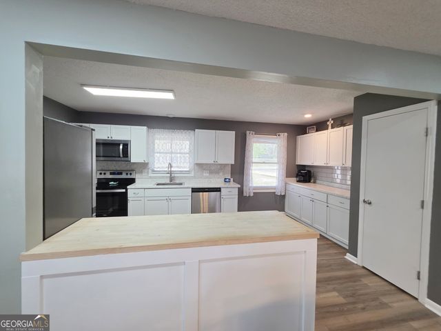 224 Lake Placid Drive, Bonaire, GA 31005