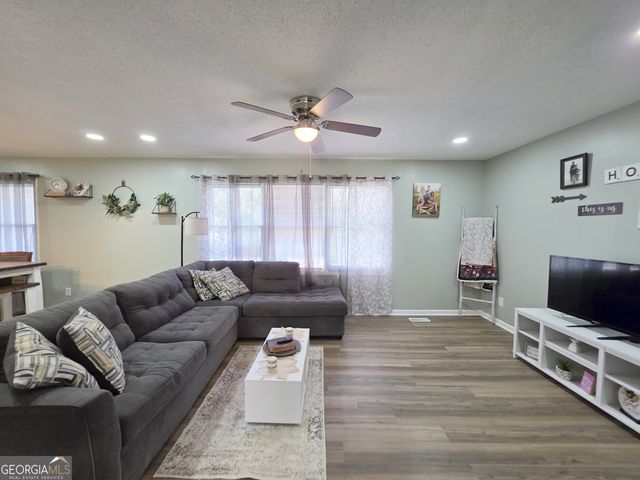 224 Lake Placid Drive, Bonaire, GA 31005