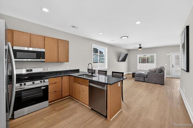 54609 Brenda Drive 4, Macomb, MI 48042