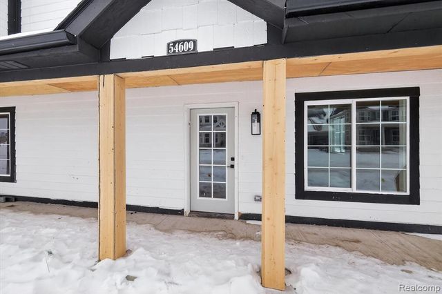 54609 Brenda Drive 4, Macomb, MI 48042