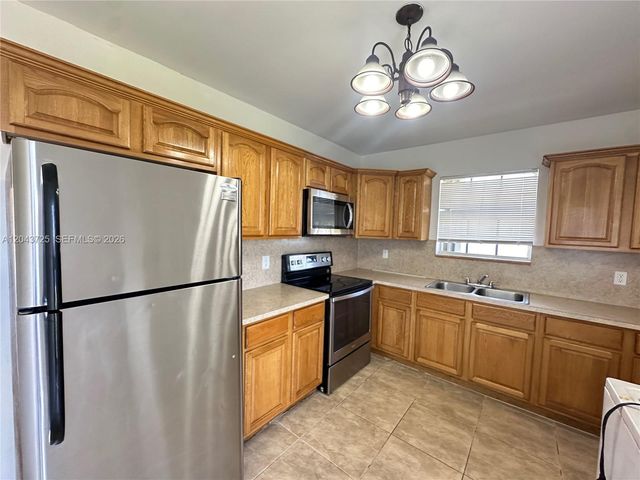 2235 Farragut Street, Hollywood, FL 33020